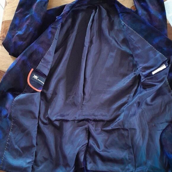 Kowaun keenly, Feather design, Korean Silk, Velvet Blazer - Picture 10 of 17